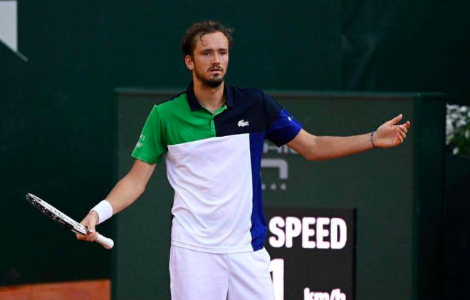 安迪·卡罗尔惊叹切赫神扑，创英格兰足球史经典瞬间