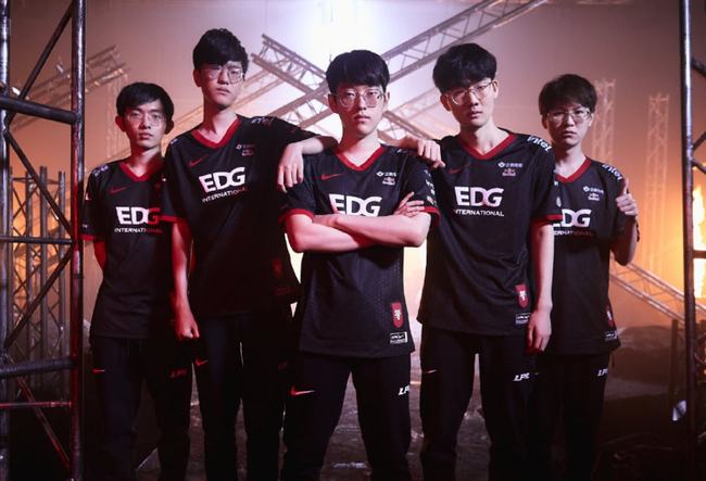 布莱恩特到 布莱恩特到