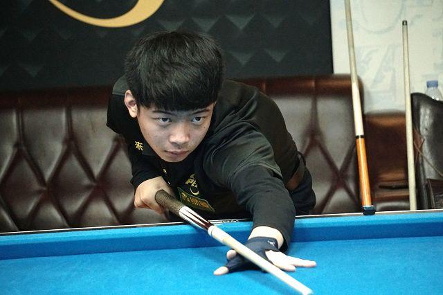 还凭借自己 还凭借自己