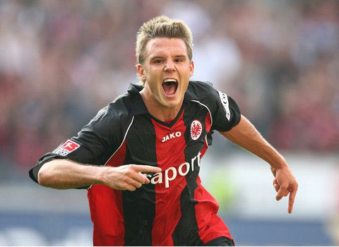 他成为中场 他成为中场